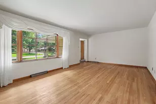 8510 Crestwood Ave, Munster, IN 46321 - Photo 8