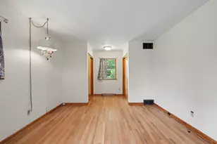8510 Crestwood Ave, Munster, IN 46321 - Photo 16