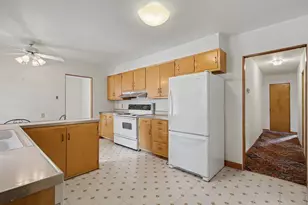 8510 Crestwood Ave, Munster, IN 46321 - Photo 10