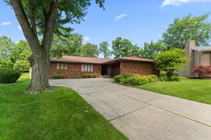 236 Grace Ct, Crown Point, IN 46307 - Photo 2