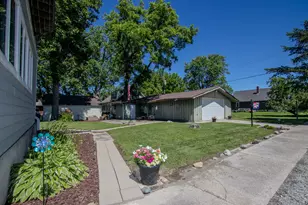 401 Fourth St, Wheeler, IN 46393 - Photo 10