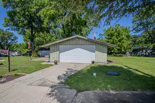 401 Fourth St, Wheeler, IN 46393 - Photo 6