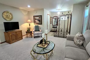 1901 Cheney Dr, Valparaiso, IN 46383 - Photo 4
