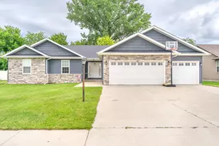 610 19th St SE, Demotte, IN 46310 - Photo 2