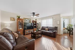 1153 S Delaware St, Hobart, IN 46342 - Photo 4