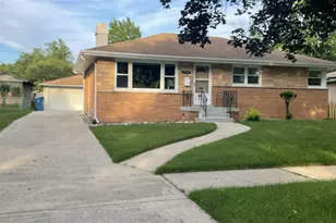 9039 Idlewild Dr, Highland, IN 46322 - Photo 2