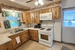 139 Beverly Blvd, Hobart, IN 46342 - Photo 10