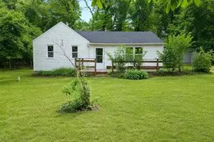 20419 Woodmar St, Lowell, IN 46356 - Photo 2