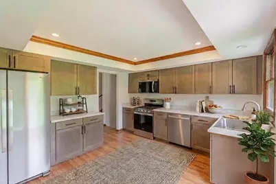 243 S 150 E, Valparaiso, IN 46383 - Photo 8