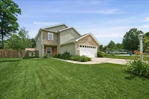 900 Brookfield Dr, Chesterton, IN 46304 - Photo 2
