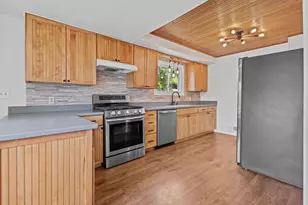 124 6th St SE, Demotte, IN 46310 - Photo 12