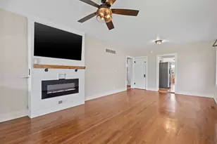124 6th St SE, Demotte, IN 46310 - Photo 6
