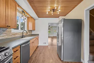 124 6th St SE, Demotte, IN 46310 - Photo 16