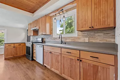 124 6th Street SE, Demotte, IN 46310 - Photo 8