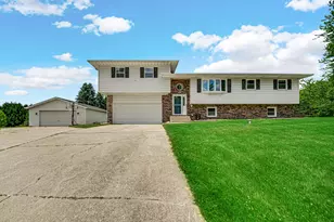 406 Northfield Ln, Valparaiso, IN 46383 - Photo 1