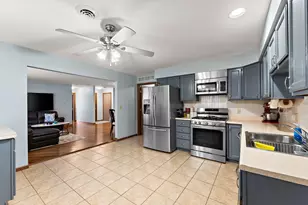 1546 Autumn Dr, Crown Point, IN 46307 - Photo 2