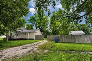 204 E Michigan St, Remington, IN 47977 - Photo 1