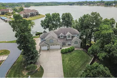 1739 Beachview Court, Crown Point, IN 46307 - Photo 4