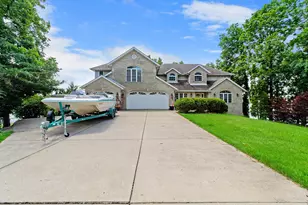 1739 Beachview Ct, Crown Point, IN 46307 - Photo 1