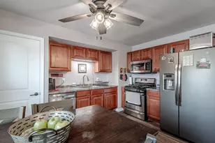415 Saginaw Dr, Valparaiso, IN 46385 - Photo 10
