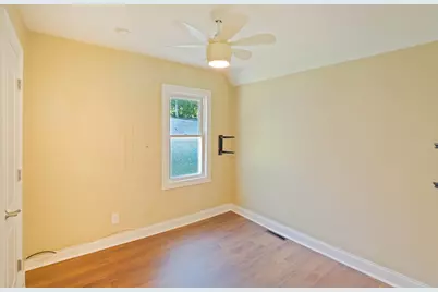 2709 E 36th Avenue, Lake Station, IN 46405 - Photo 8