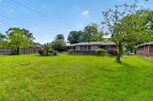 5961 Hayes Pl, Merrillville, IN 46410 - Photo 4