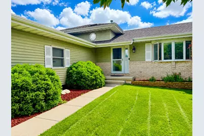 613 Persimmon Pkwy, Hebron, IN 46341 - Photo 2