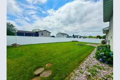 613 Persimmon Pkwy, Hebron, IN 46341 - Photo 18