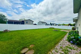 613 Persimmon Pkwy, Hebron, IN 46341 - Photo 18