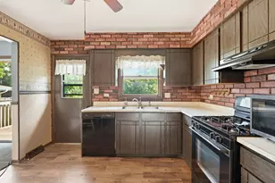2413 Hickory Dr, Dyer, IN 46311 - Photo 6