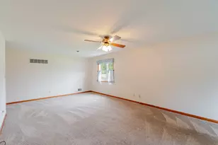 3643 Sandalwood Ct, Highland, IN 46322 - Photo 4