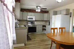 707 212th St, Dyer, IN 46311 - Photo 8