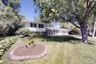 8020 Hendricks St, Merrillville, IN 46410 - Photo 2