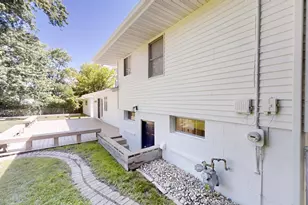 8020 Hendricks St, Merrillville, IN 46410 - Photo 48