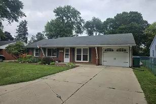 1703 Maple Garden Dr, La Porte, IN 46350 - Photo 2