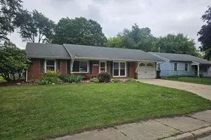 1703 Maple Garden Dr, La Porte, IN 46350 - Photo 4