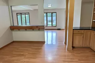 200 Donovan Dr, Valparaiso, IN 46385 - Photo 4