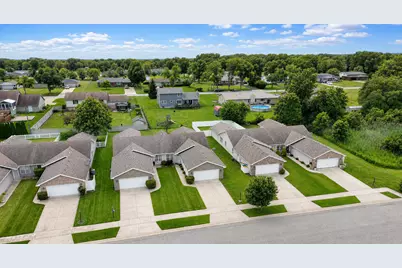 707 W 77th Avenue, Merrillville, IN 46410 - Photo 4