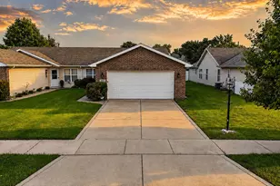 707 W 77th Ave, Merrillville, IN 46410 - Photo 1