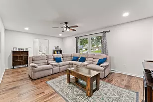 3764 Kingsway Dr, Crown Point, IN 46307 - Photo 6