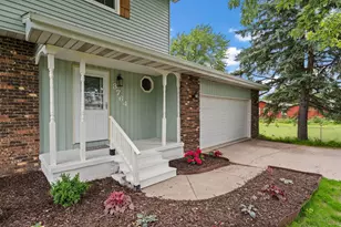 3764 Kingsway Dr, Crown Point, IN 46307 - Photo 4