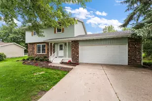 3764 Kingsway Dr, Crown Point, IN 46307 - Photo 2