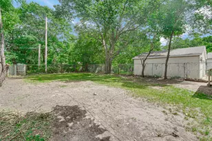 3573 Nebraska St, Lake Station, IN 46405 - Photo 24