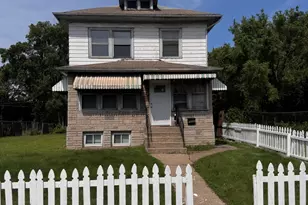 564 Carolina St, Gary, IN 46402 - Photo 2