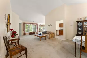 1138 Cherrywood Ln, Schererville, IN 46375 - Photo 2