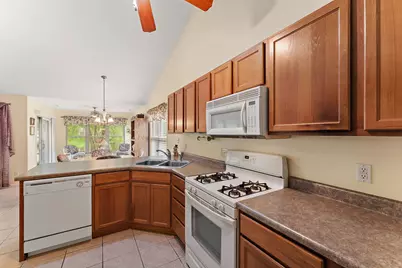 1138 Cherrywood Lane, Schererville, IN 46375 - Photo 6