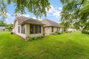 1138 Cherrywood Ln, Schererville, IN 46375 - Photo 14