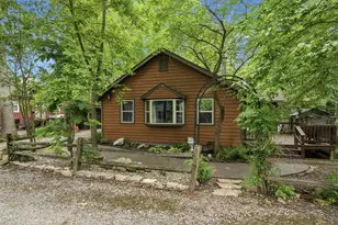 1307 Redwing Rd, Valparaiso, IN 46383 - Photo 2