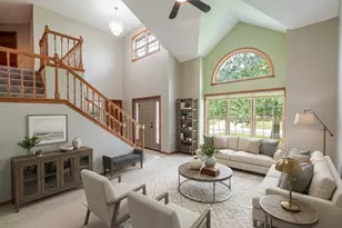 300 Sandpiper Dr, Chesterton, IN 46304 - Photo 2