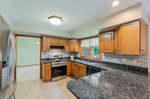 300 Sandpiper Dr, Chesterton, IN 46304 - Photo 10